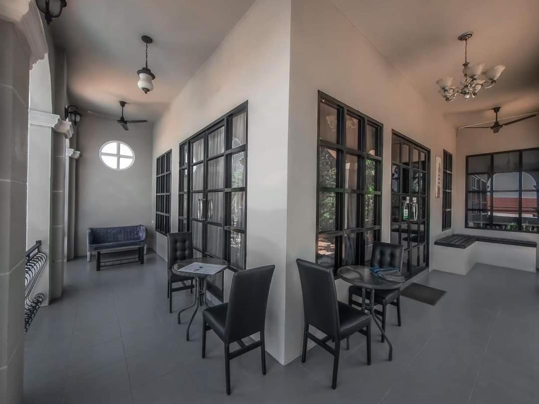 Je T'Aime Cafe & Villa Sing Buri Exterior foto